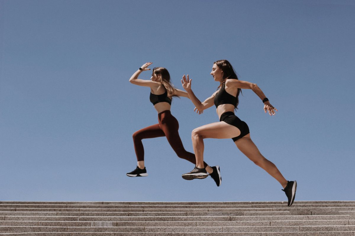 Women training during a Bali retreat with HYROX-inspired workouts at Goddess Retreats